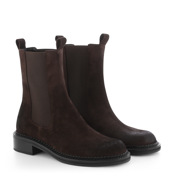 Kennel & Schmenger 61 38500 Pepe