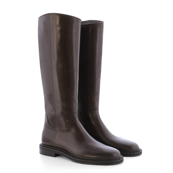 Kennel & Schmenger 61 39230 Pepe