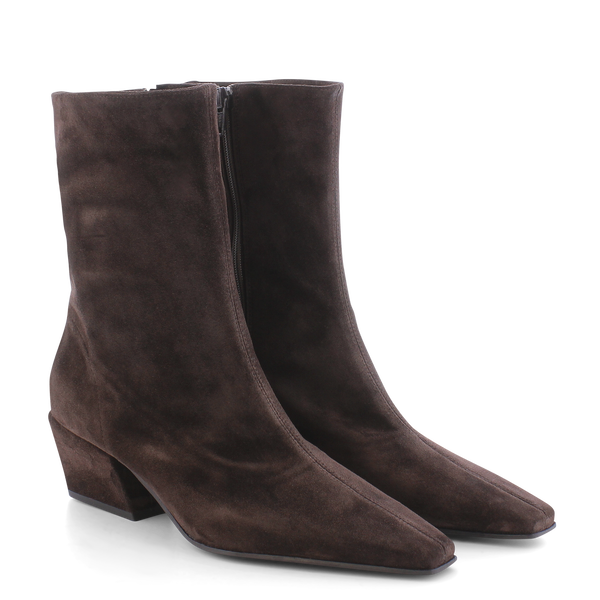 Kennel & Schmenger 61 57330  Pepe